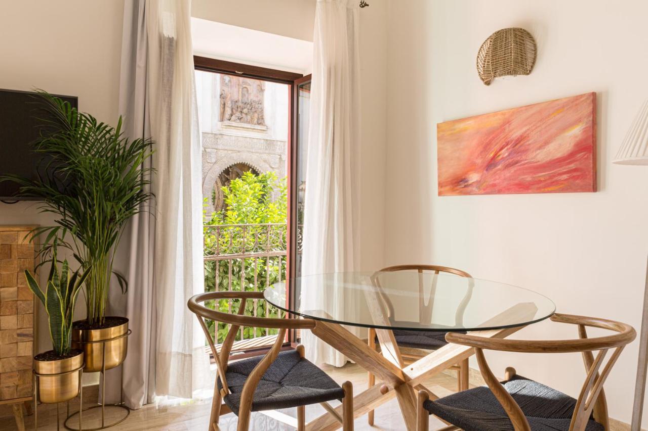 סביליה Puerta Catedral Apartments מראה חיצוני תמונה